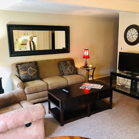 Galena Penthouse Overlooking Main Street With Free Off Street Parking Exterior foto
